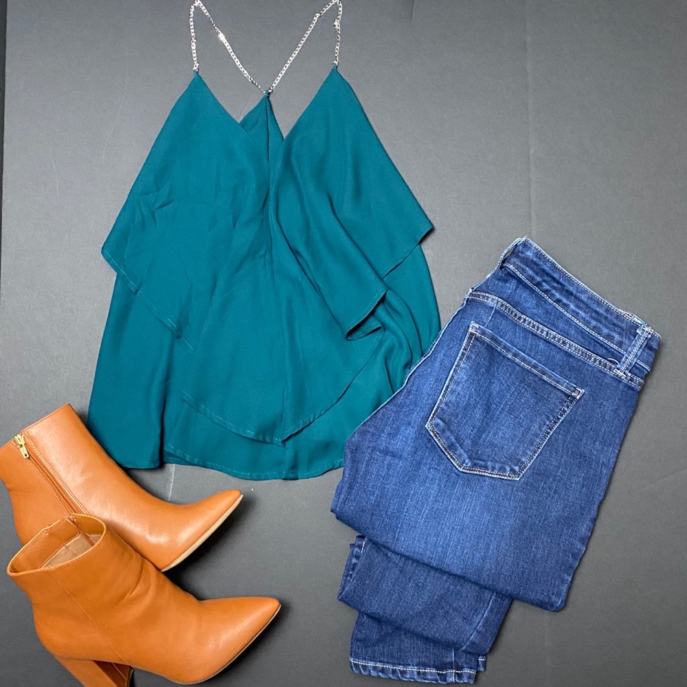 Chain strap ruffle tank top